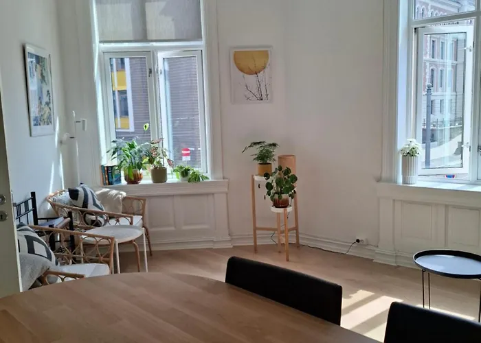 Bright And Charming From 1878 With View To The New National Museum In Apartment Oslo