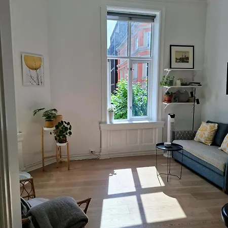Bright And Charming From 1878 With View To The New National Museum In Apartment Oslo
